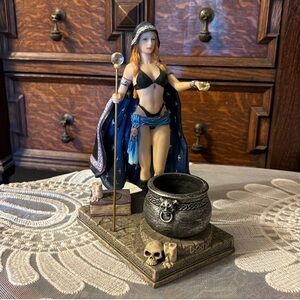 Summit Collection-Sorceress Figure- Priced To Sell- Heavy
